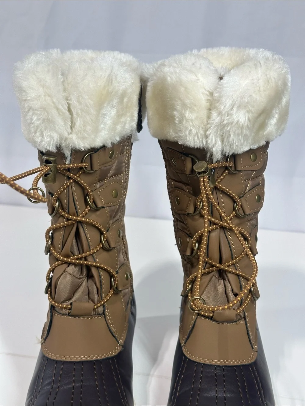 #434 Totes Girl Snow Boots Size 2 MED